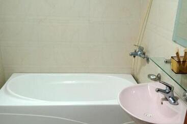 هتل Khách Sạn Hoàng Gia