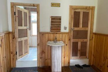 هتل Kongde Peak Guest House