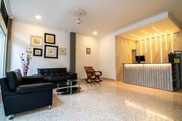 هتل Montanar Home