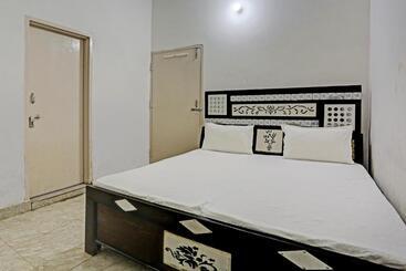 هتل Oyo Ajay Guest House