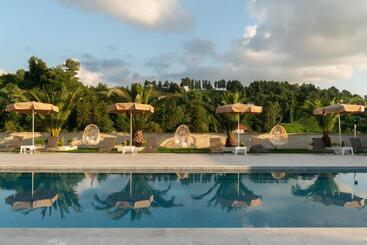 هتل Villa Elysium Park & Spa