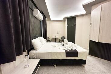 Marina Lora Butik Otel
