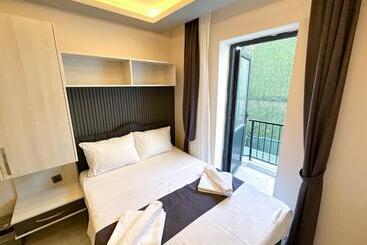 Marina Lora Butik Otel