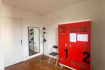 Neuilly Sur Seine Calme Et Lumineux. B&b. 3 Chambres