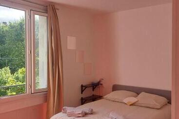 Neuilly Sur Seine Calme Et Lumineux. B&b. 3 Chambres