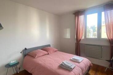 Neuilly Sur Seine Calme Et Lumineux. B&b. 3 Chambres