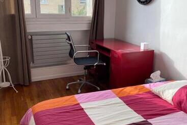 Neuilly Sur Seine Calme Et Lumineux. B&b. 3 Chambres