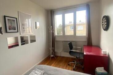 Neuilly Sur Seine Calme Et Lumineux. B&b. 3 Chambres