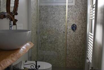 پانسیون Residenza Delle Farfalle Tripla Con Bagno Privato E Matrimoniale Con Bagno Condiviso