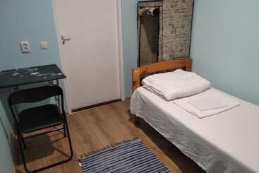 Moxa Hostel   Solo International Young Travellers