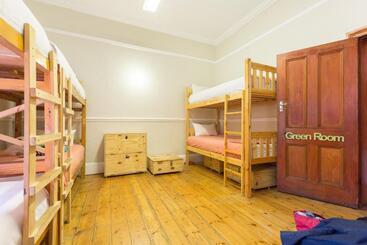 旅馆 Green Elephant Backpackers