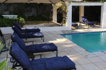 تختخواب و صبحانه Residence Vive La Vie