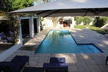 تختخواب و صبحانه Residence Vive La Vie