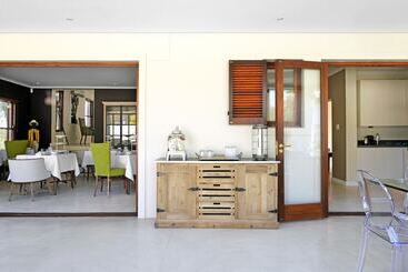 تختخواب و صبحانه Residence Vive La Vie