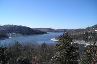 בית מלון כפרי Beaver Lakefront Cabins   Couples Only Getaways