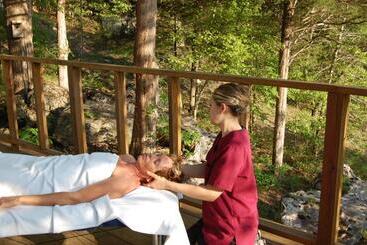 בית מלון כפרי Beaver Lakefront Cabins   Couples Only Getaways