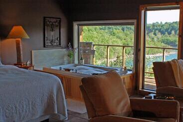 בית מלון כפרי Beaver Lakefront Cabins   Couples Only Getaways
