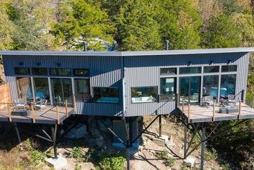 בית מלון כפרי Beaver Lakefront Cabins   Couples Only Getaways
