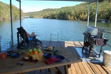 בית מלון כפרי Beaver Lakefront Cabins   Couples Only Getaways