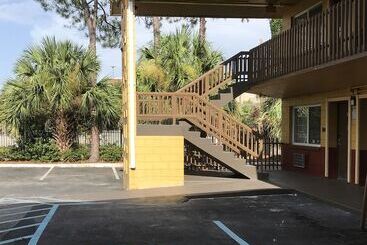 هتل Gainesville Lodge
