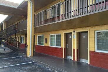 هتل Gainesville Lodge