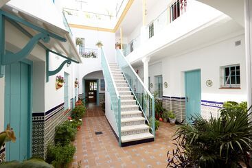 هتل Hostal Campo Nuevo