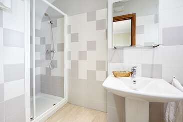 هتل Hostal Campo Nuevo