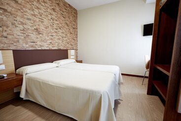 هتل Hostal Campo Nuevo