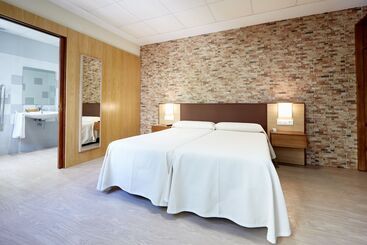 هتل Hostal Campo Nuevo