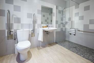هتل Hostal Campo Nuevo