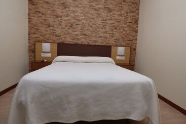 هتل Hostal Campo Nuevo