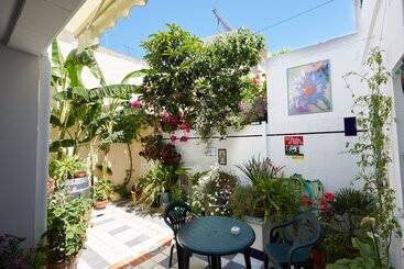 هتل Hostal Campo Nuevo