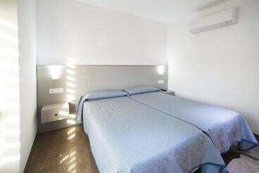 هتل Hostal Drassanes