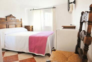 هتل Hostal Puerto Lepe