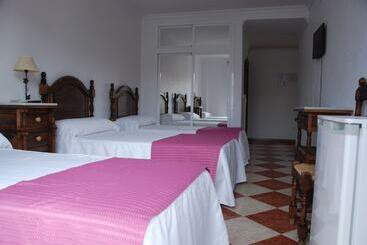 فندق Hostal Puerto Lepe