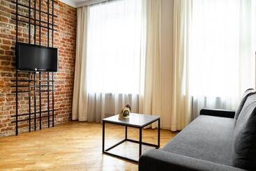 هتل Krakow For You Main Square Apartments