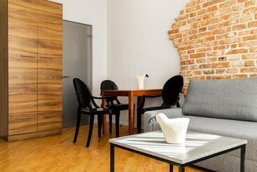 هتل Krakow For You Main Square Apartments