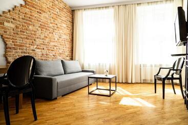 هتل Krakow For You Main Square Apartments