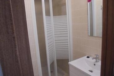 هتل Lagos City Center Guest House & Hostel