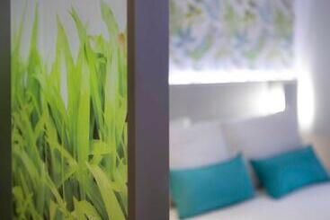 هتل Salamanca Suite Studios
