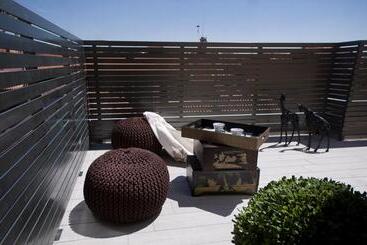 هتل Salamanca Suite Studios