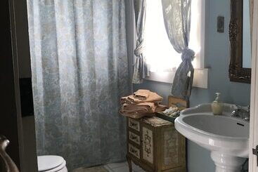 هتل Shadowlawn Bed And Breakfast
