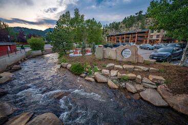 هتل Silver Moon Inn