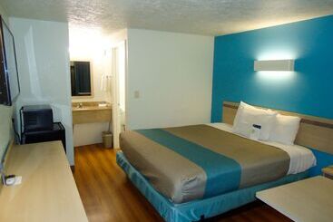 Motel 6 Columbus Ms