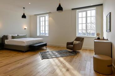 12a, Luxe & Uniek   Bioscoopzaal   Terras   Uitzicht