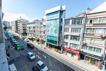 تختخواب و صبحانه Kadıköy ün Merkezinde Oda
