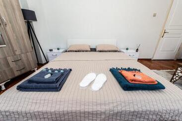تختخواب و صبحانه Kadıköy ün Merkezinde Oda