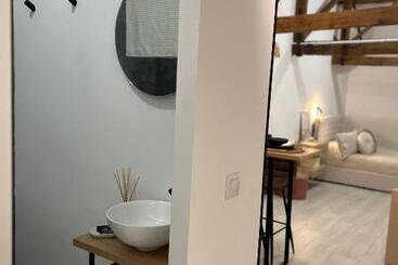 تختخواب و صبحانه Suites Chic Cozy