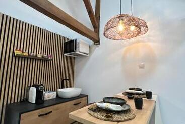 تختخواب و صبحانه Suites Chic Cozy