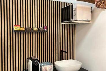 تختخواب و صبحانه Suites Chic Cozy